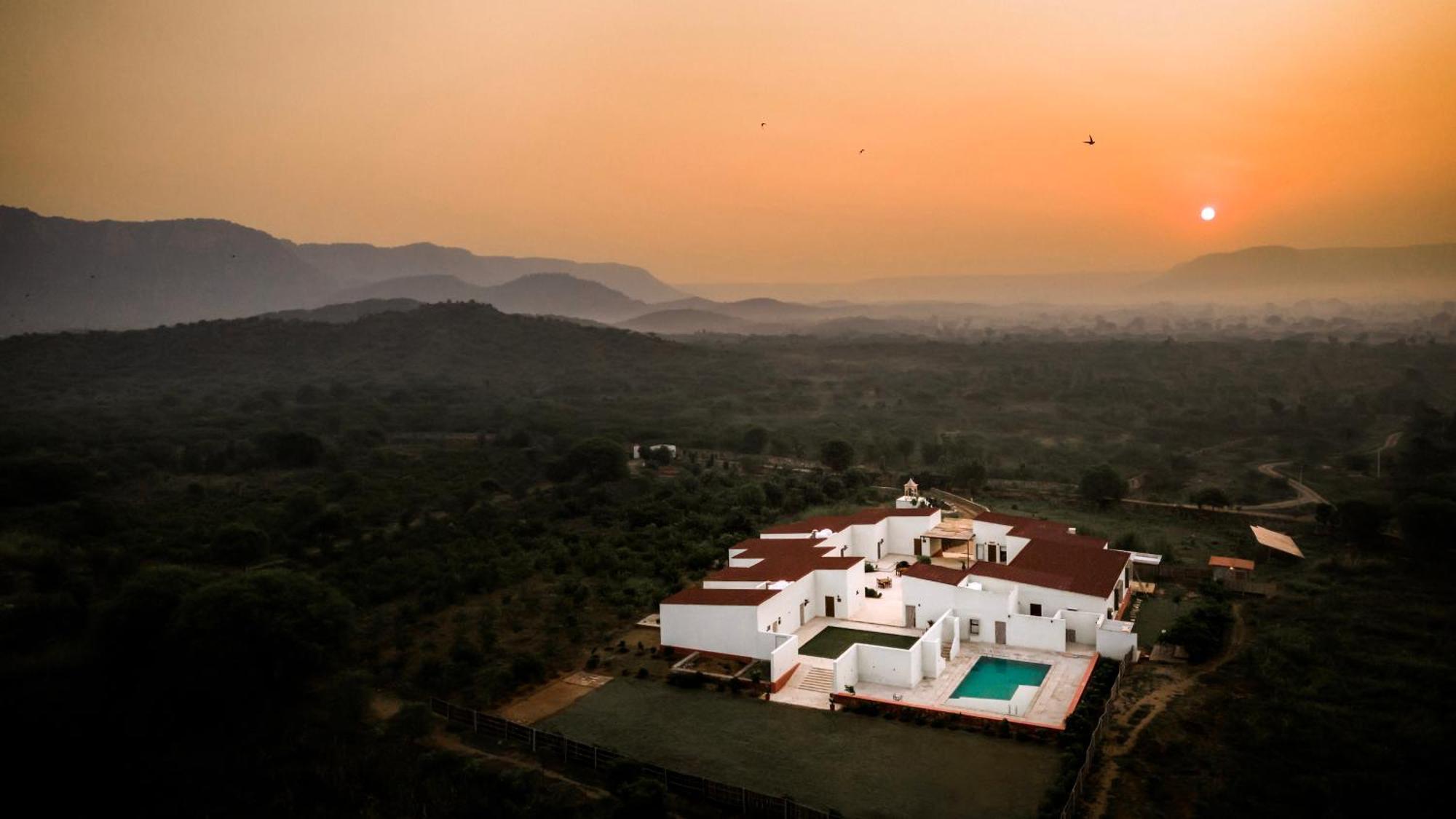 Guldaar Sariska - A Luxury Forest Resort Tehla Extérieur photo