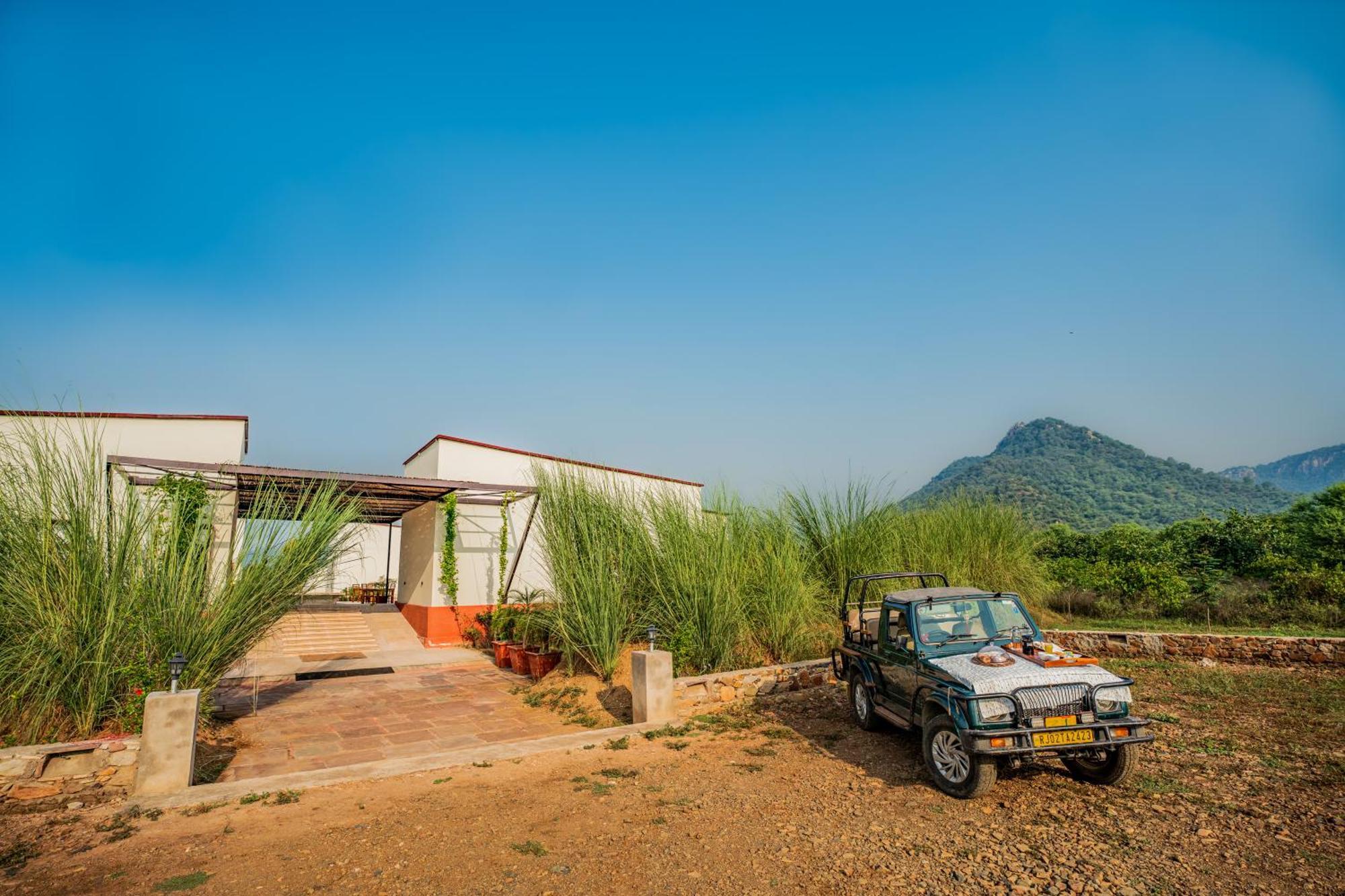 Guldaar Sariska - A Luxury Forest Resort Tehla Extérieur photo